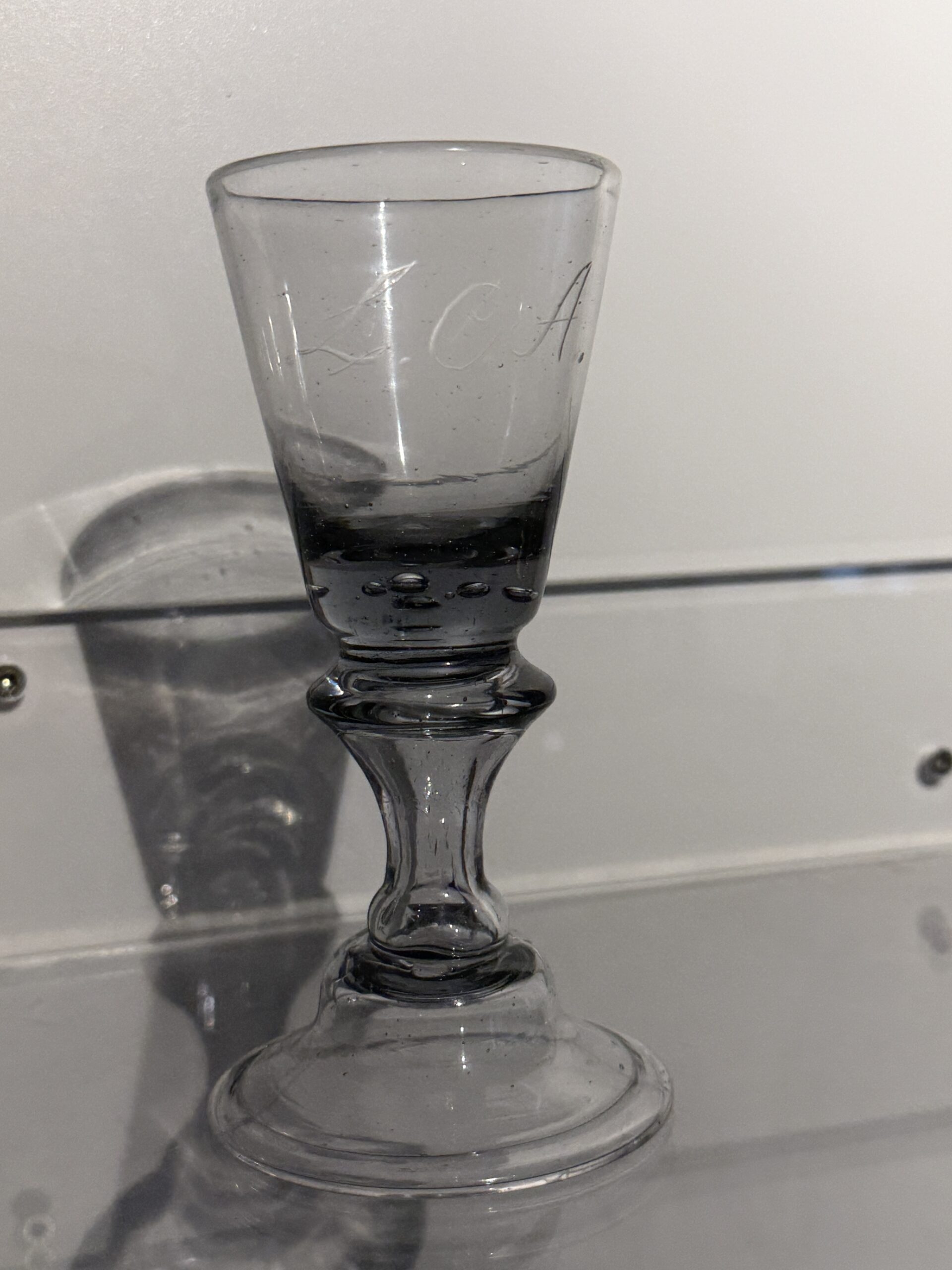 Vinglass Nøstetangen